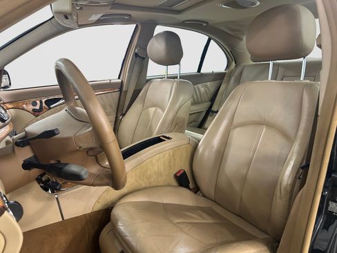 Used 2008 Mercedes-Benz E 350 Sedan image 11