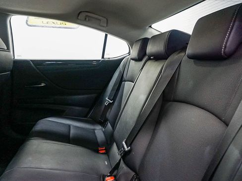 Used 2021 Lexus ES 300h w/ Accessory Package 2 image 19