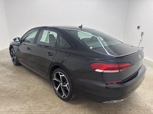 Used 2022 Volkswagen Passat 2.0T R-Line image 7