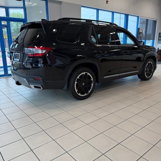 New 2026 Honda Pilot Touring image 3