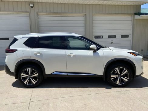 Used 2023 Nissan Rogue SL w/ SL Premium Package AWD/4WD image 7
