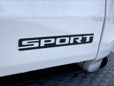 Used 2020 Jeep Gladiator Sport w/ Quick Order Package 24S image 9