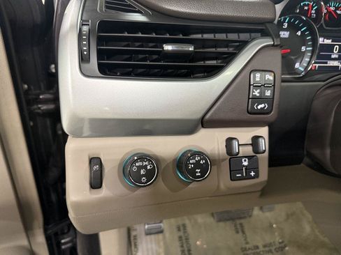 Used 2015 Chevrolet Suburban LTZ AWD/4WD image 14