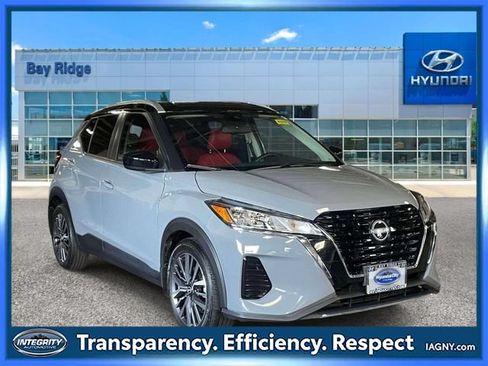 Used 2023 Nissan Kicks SV FWD image 1
