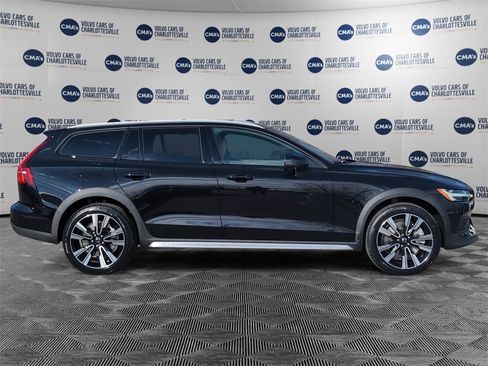 New 2026 Volvo V60 B5 Cross Country Ultra w/ Protection Package Premier image 6