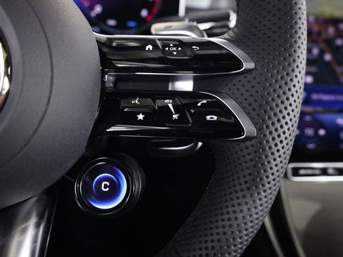 Certified 2026 Mercedes-Benz GLC 43 AMG 4MATIC image 19