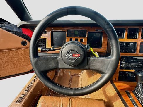 Used 1989 Chevrolet Corvette Convertible RWD image 10