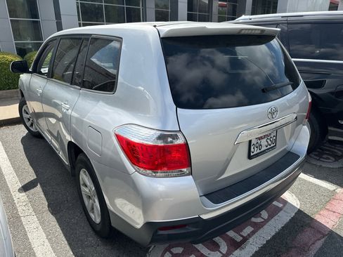 Used 2013 Toyota Highlander FWD image 4