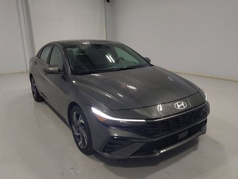 Used 2024 Hyundai Elantra SEL w/ Convenience Package FWD image 13