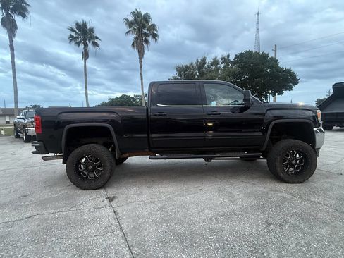 Used 2016 GMC Sierra 2500 SLE w/ Suspension Package, Off-Road AWD/4WD image 9