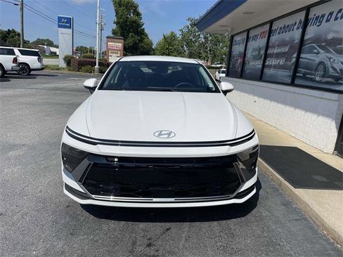 New 2025 Hyundai Sonata SE image 3
