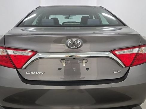 Used 2017 Toyota Camry LE FWD image 11