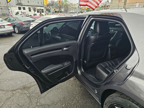 Used 2021 Chrysler 300 S image 10