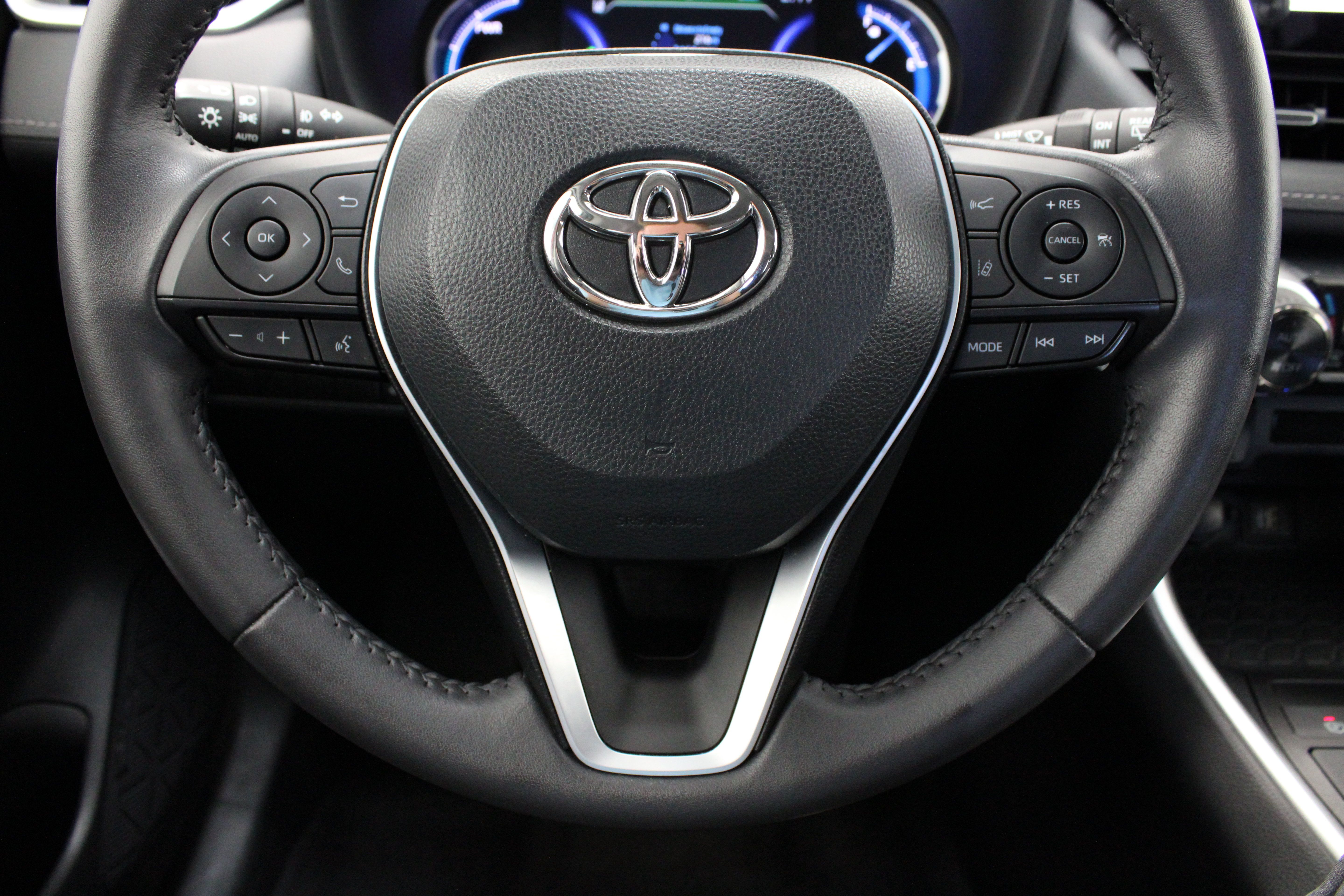 Used 2023 Toyota RAV4 XLE Premium AWD/4WD image 23