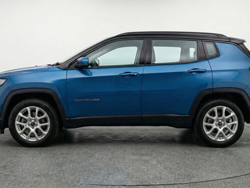 Used 2025 Jeep Compass Limited AWD/4WD image 5