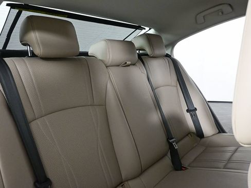 Used 2020 Lexus ES 300h w/ Accessory Package FWD image 18