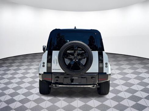 New 2026 Land Rover Defender 110 X-Dynamic SE AWD/4WD image 10