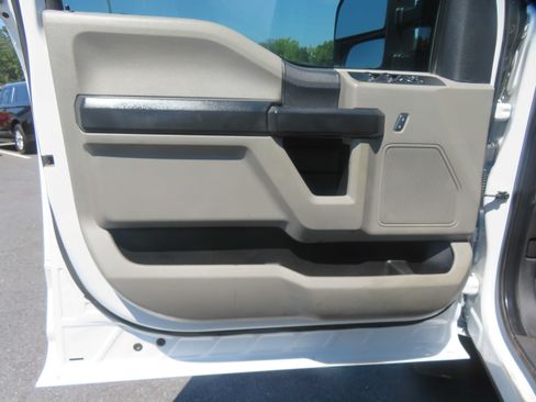 Used 2022 Ford F250 XL w/ STX Appearance Package AWD/4WD image 11