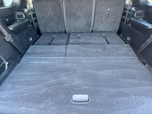 Used 2024 Jeep Wagoneer Series II w/ Flexible Seating Group AWD/4WD image 17
