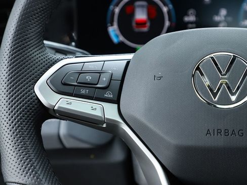 New 2026 Volkswagen Tiguan SE R-Line image 60