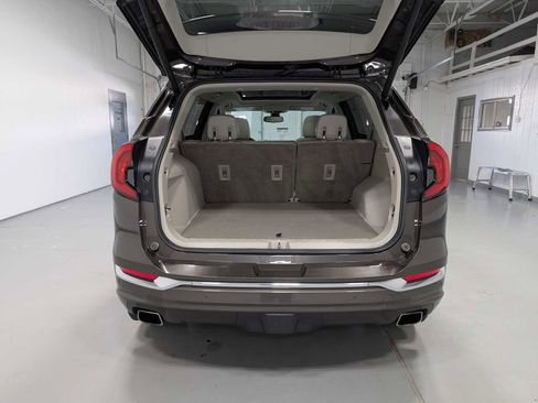 Used 2020 GMC Terrain Denali w/ Denali Premium Package AWD/4WD image 41