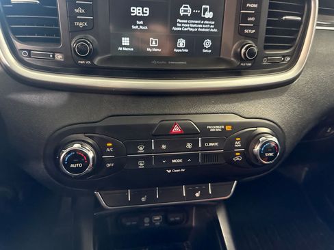 Used 2017 Kia Sorento AWD w/ LX V6 Convenience Package image 28