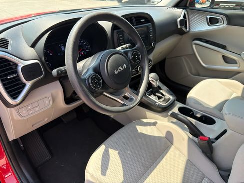 Used 2022 Kia Soul LX w/ Technology Package FWD image 13