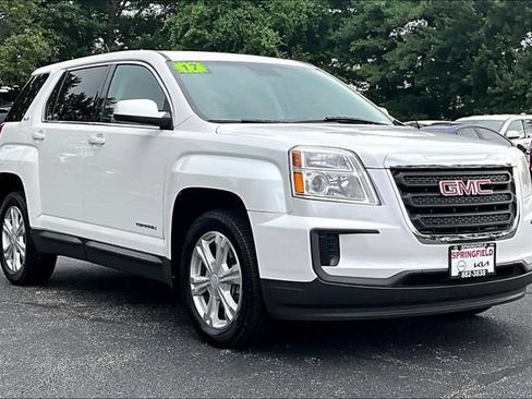 Used 2017 GMC Terrain SLE FWD image 2