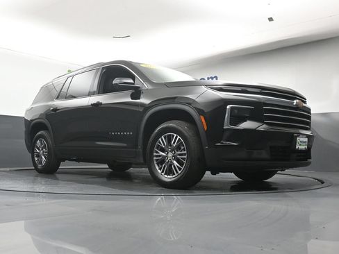 Used 2026 Chevrolet Traverse LT w/ Driver Confidence Package AWD/4WD image 26