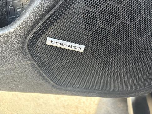 Used 2018 Subaru Outback 2.5i Limited image 19