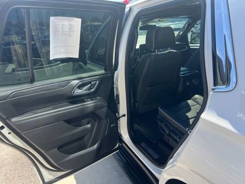 Used 2022 GMC Yukon SLT w/ SLT Premium Package AWD/4WD image 19
