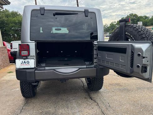 Used 2017 Jeep Wrangler Unlimited Sport AWD/4WD image 9