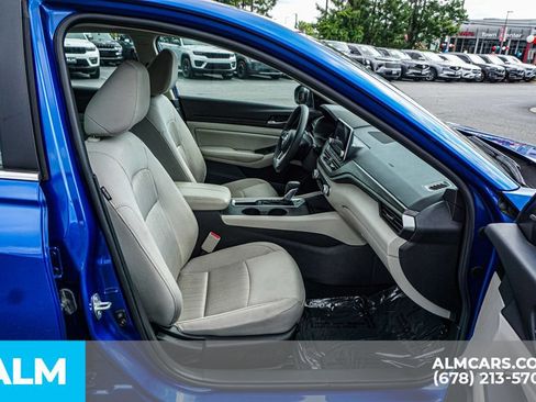 Used 2025 Nissan Altima 2.5 SV FWD image 23