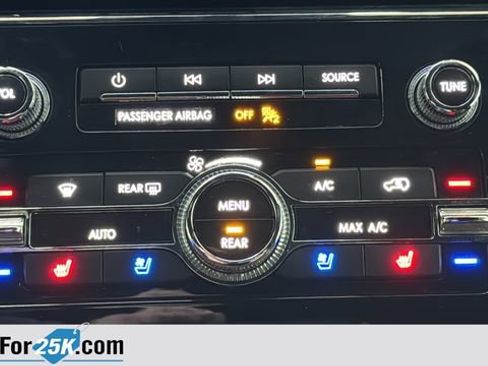 Used 2018 Lincoln Navigator L Reserve w/ Technology Package AWD/4WD image 19