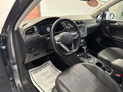 Used 2024 Volkswagen Tiguan SE image 24