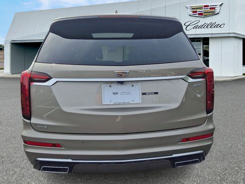 Used 2022 Cadillac XT6 Premium Luxury image 4