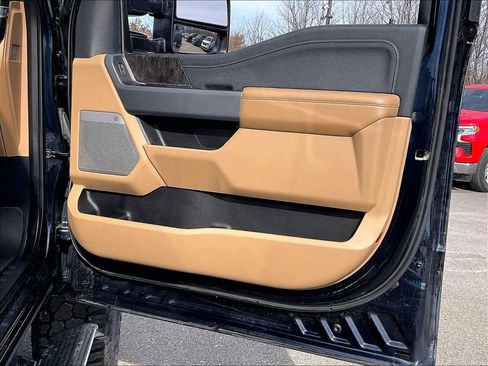 Used 2023 Ford F250 Lariat w/ Lariat Ultimate Package image 11