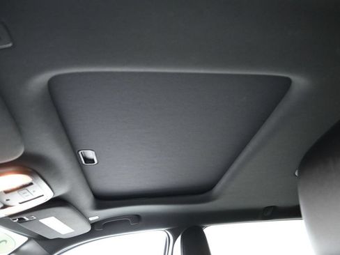 Used 2024 Dodge Durango GT RWD image 11