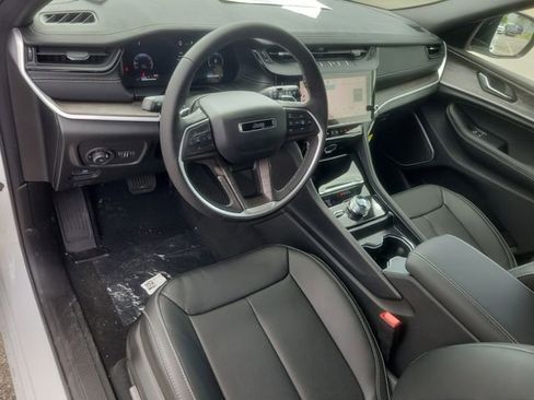New 2026 Jeep Grand Cherokee Limited AWD/4WD image 12