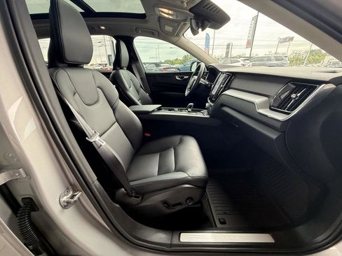 Used 2024 Volvo XC60 B5 Core image 34