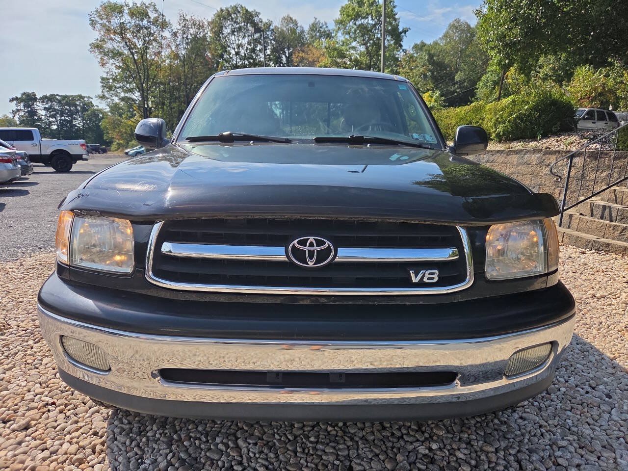 Used 2001 Toyota Tundra Limited w/ Off-Road Pkg AWD/4WD image 2