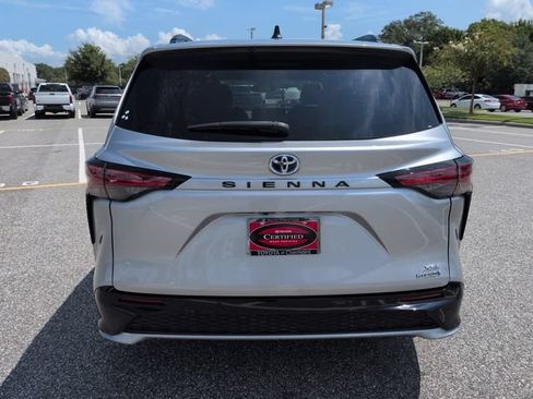 Certified 2024 Toyota Sienna XSE FWD image 5