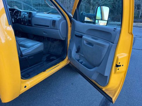 Used 2010 Chevrolet Silverado 3500 W/T w/ Snow Plow Prep Package image 11