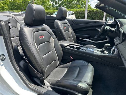 Used 2016 Chevrolet Camaro SS RWD image 6
