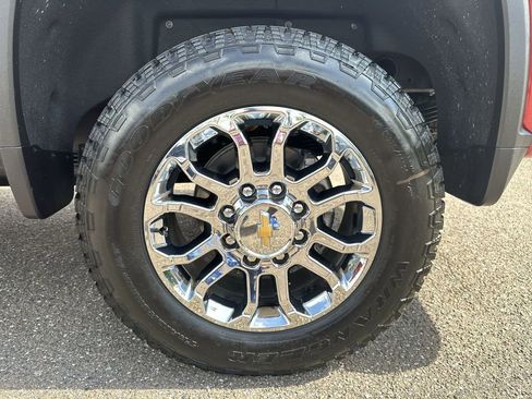 Used 2026 Chevrolet Silverado 2500 LTZ w/ LTZ Premium Package AWD/4WD image 33