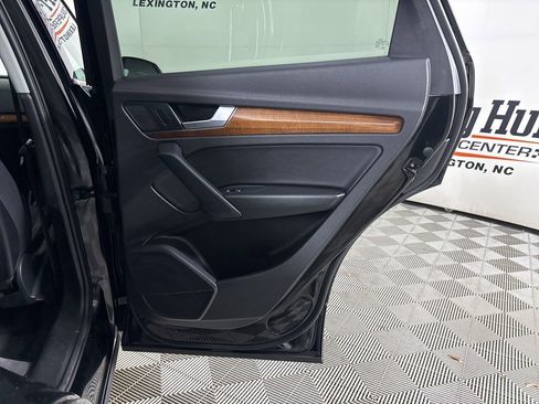 Used 2022 Audi Q5 2.0T Premium w/ Convenience Package image 25