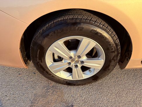 Used 2011 Toyota Corolla LE image 60