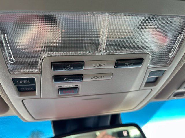 Used 2016 Toyota Avalon Limited w/ Toyota Safety Sense Package FWD image 25