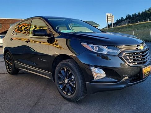 Used 2020 Chevrolet Equinox LT image 2