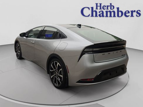 Used 2024 Toyota Prius Prime FWD image 3